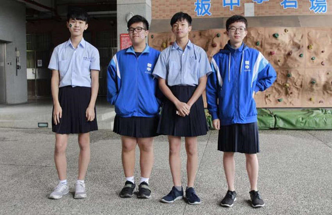  
CĐM đã có những ý kiến trái chiều xoay quanh quyết định cho phép nam sinh mặc váy của Bộ Giáo dục Đài Loan.
