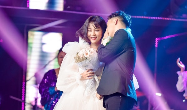 The Voice 2019 gây tranh cãi khi mang nhạc kịch lên sân khấu: Mượn cả danh tiếng Bích Phương, Chi Pu
