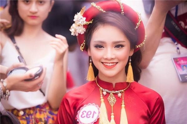  
Tố Như sở hữu danh hiệu "Thí sinh có gương mặt khả ái" trong cuộc thi Hoa hậu Việt Nam 2016