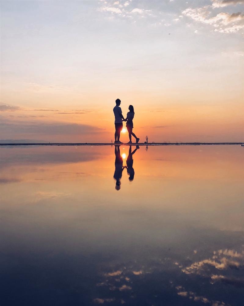 Bức ảnh hai cụ già Việt Nam lọt top khoảnh khắc tình yêu đẹp nhất