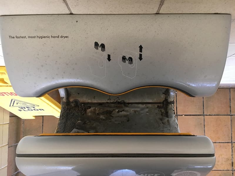  
Những chiếc máy sấy tay không hề sạch như chúng ta vẫn nghĩ.