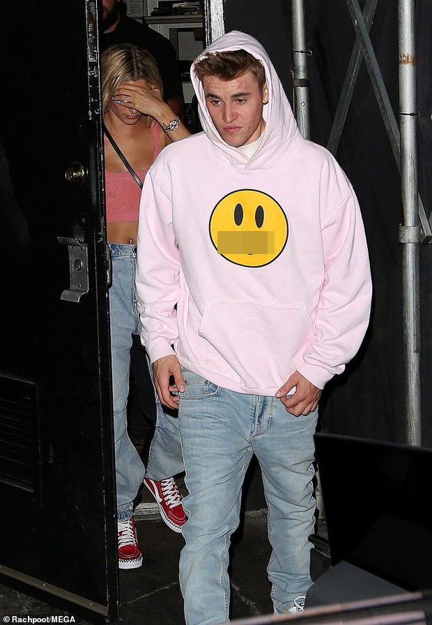  
Justin Bieber thường xuyên diện đồ thuộc thương hiệu thời trang của mình.