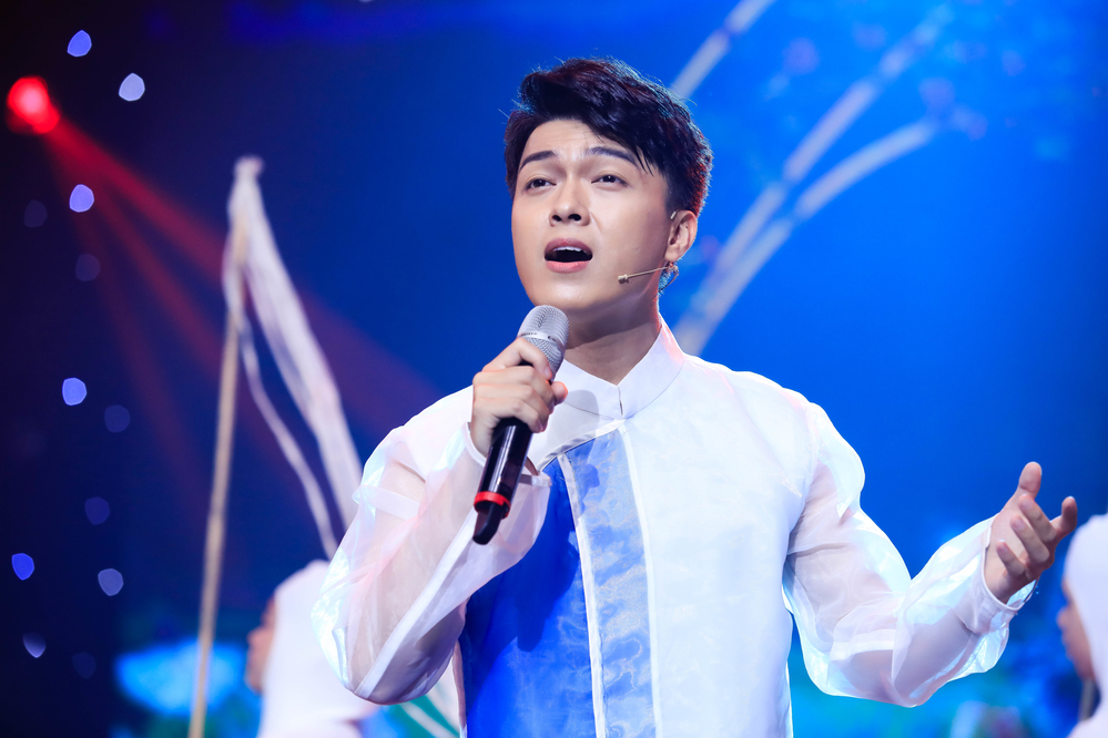 Mang tiếng nhạc của dân tộc Tày lên sân khấu Khánh Hoàng giành chiến thắng
