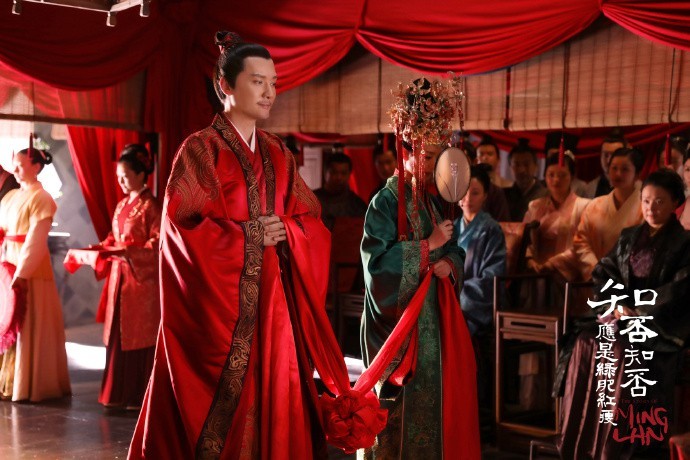  
Đám cưới của Triệu Lệ Dĩnh và Phùng Thiệu Phong hoành tráng cỡ nào mà dàn phù dâu, phù rể lại cực phẩm đến thế?