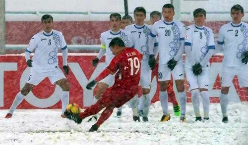  
Khoảnh khắc Quang Hải có bàn thắng sút phạt để đời ở U23 Châu Á tại Thường Châu - Trung Quốc