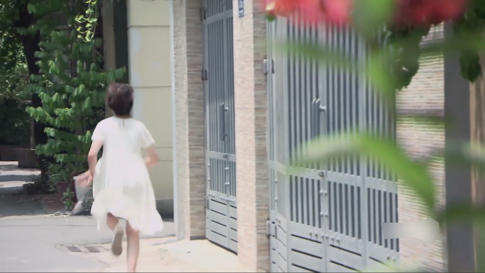  
Dương trong tập cuối bỗng xuất hiện với chiếc váy trắng khiến người xem cười "không nhặt được mồm".