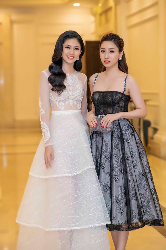  
Hai chị em sở hữu vóc dáng xinh đẹp cùng chiều cao nổi bật - Tin sao Viet - Tin tuc sao Viet - Scandal sao Viet - Tin tuc cua Sao - Tin cua Sao