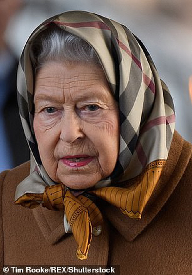  
Có cơ hội được diện kiến Nữ hoàng Anh, tuy nhiên nhóm du khách người Mỹ lại không hề nhận ra bà