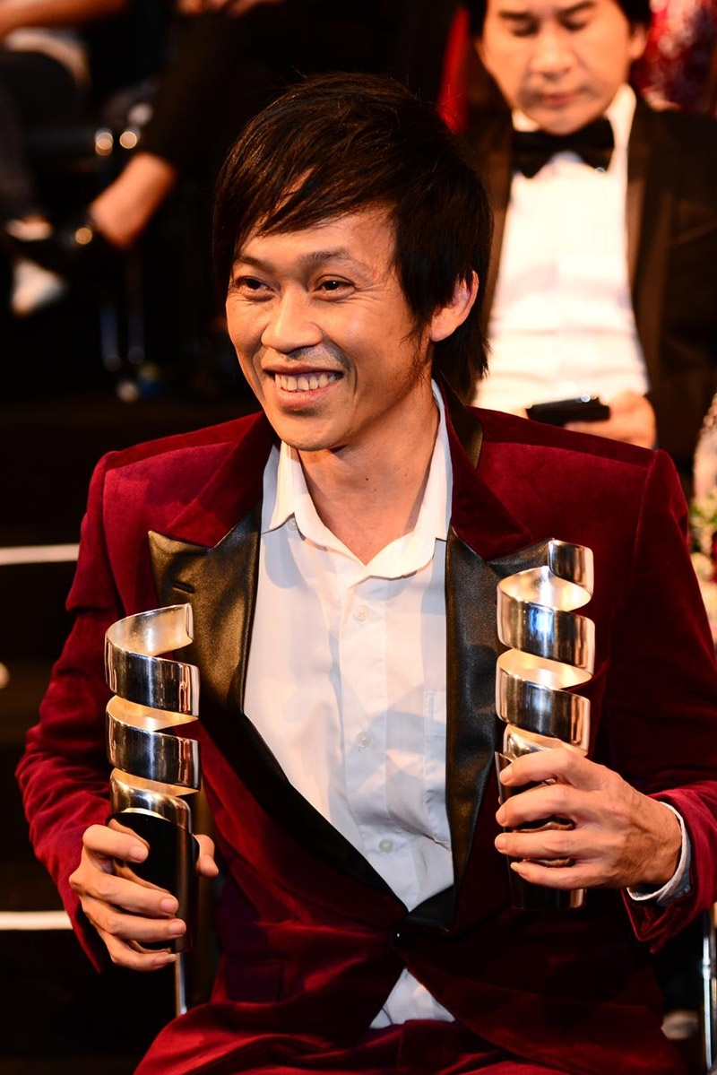  
Hoài Linh nhận được nhiều giải thưởng cao trong suốt sự nghiệp diễn xuất của mình - Tin sao Viet - Tin tuc sao Viet - Scandal sao Viet - Tin tuc cua Sao - Tin cua Sao