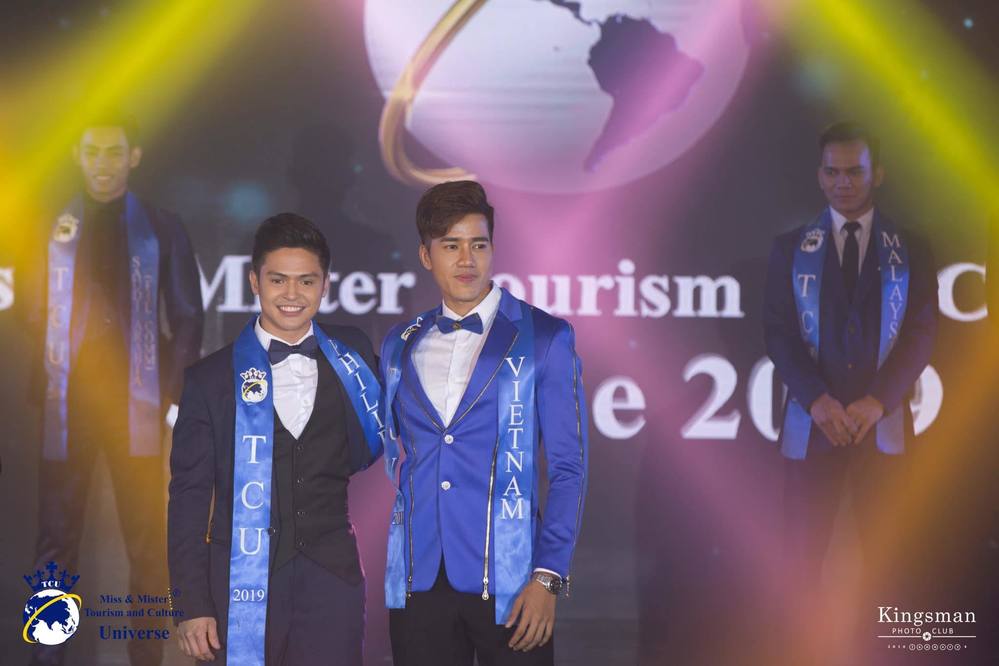 Trai đẹp Việt cứ ra thế giới là có giải: Lâm Quách đăng quang Á vương Du lịch Đại sứ Hoàn vũ 2019