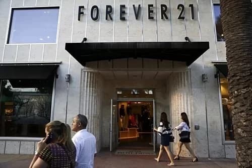  
Hình ảnh một cửa hàng thời trang F21 ở Miami Beach (Ảnh: Bloomberg)