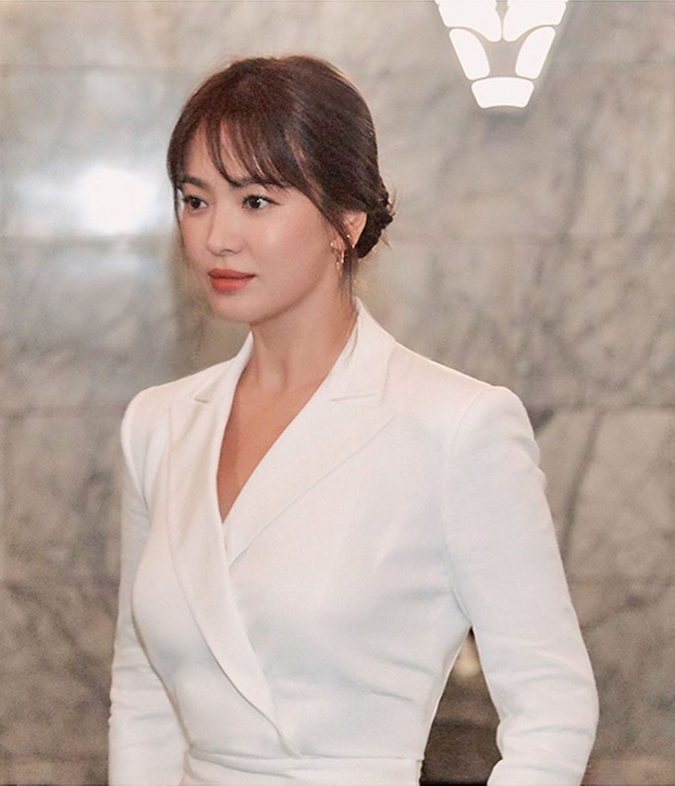 Tuyên bố nghỉ ngơi sau ly hôn, Song Hye Kyo vẫn xuất hiện rầm rộ