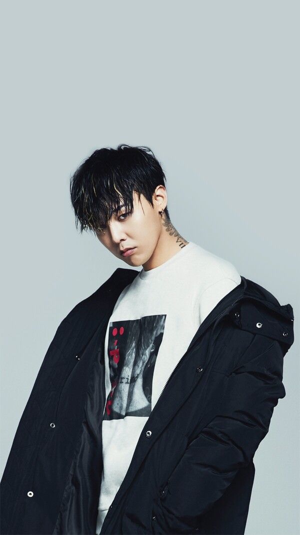  
Dù vẫn đang trong thời gian nhập ngũ nhưng tên tuổi G-Dragon chưa bao giờ hạ nhiệt. Sau hơn một năm không hoạt động nghệ thuật, không dự án mới, nhưng trường nhóm Big Bang vẫn nhận được 48.440 lượt bình chọn. 