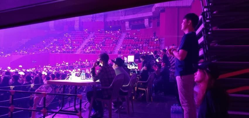 Nhân viên YG tiết lộ fan meeting của BLACKPINK tại Hàn thực sự ế vé