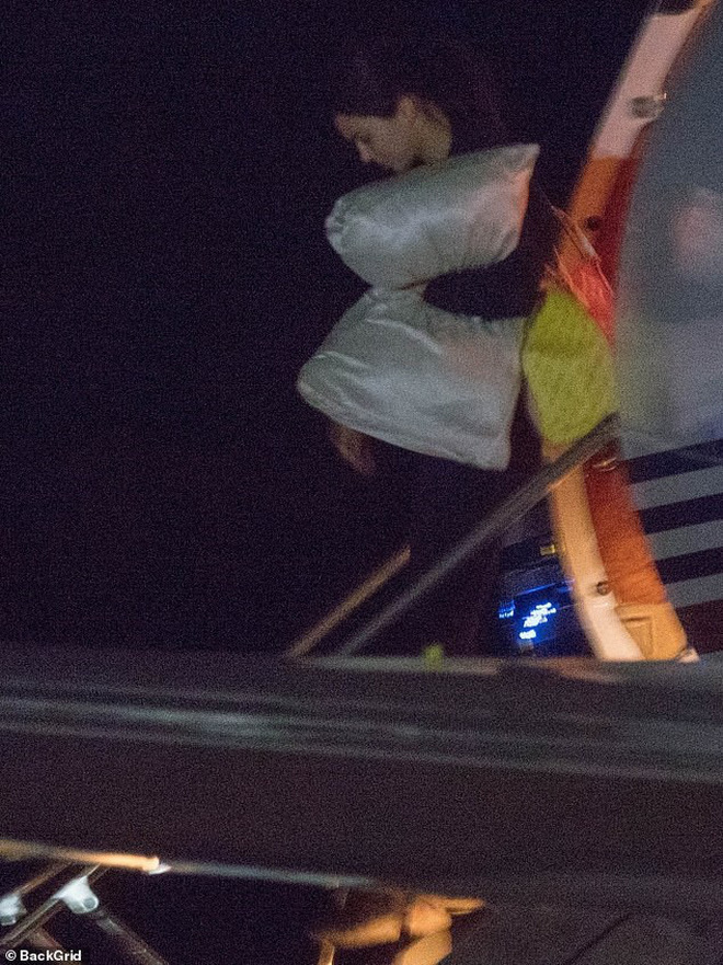  
Katy Perry và Kendall Jenner đã hạ cánh xuống Nam Carolina từ trong đêm 29, rạng sáng 30