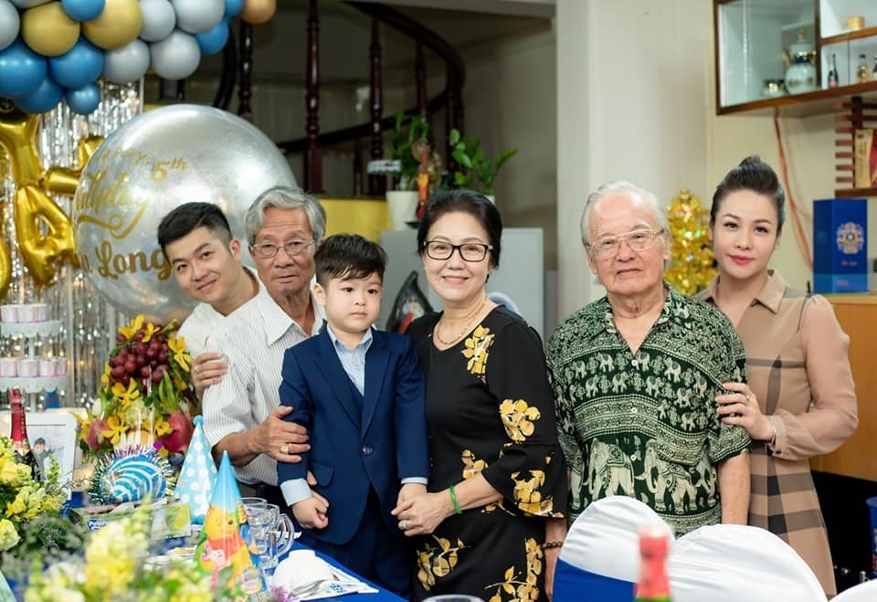 Hậu ly hôn, vợ chồng Nhật Kim Anh bất ngờ tái họp mừng sinh nhật con - Tin sao Viet - Tin tuc sao Viet - Scandal sao Viet - Tin tuc cua Sao - Tin cua Sao