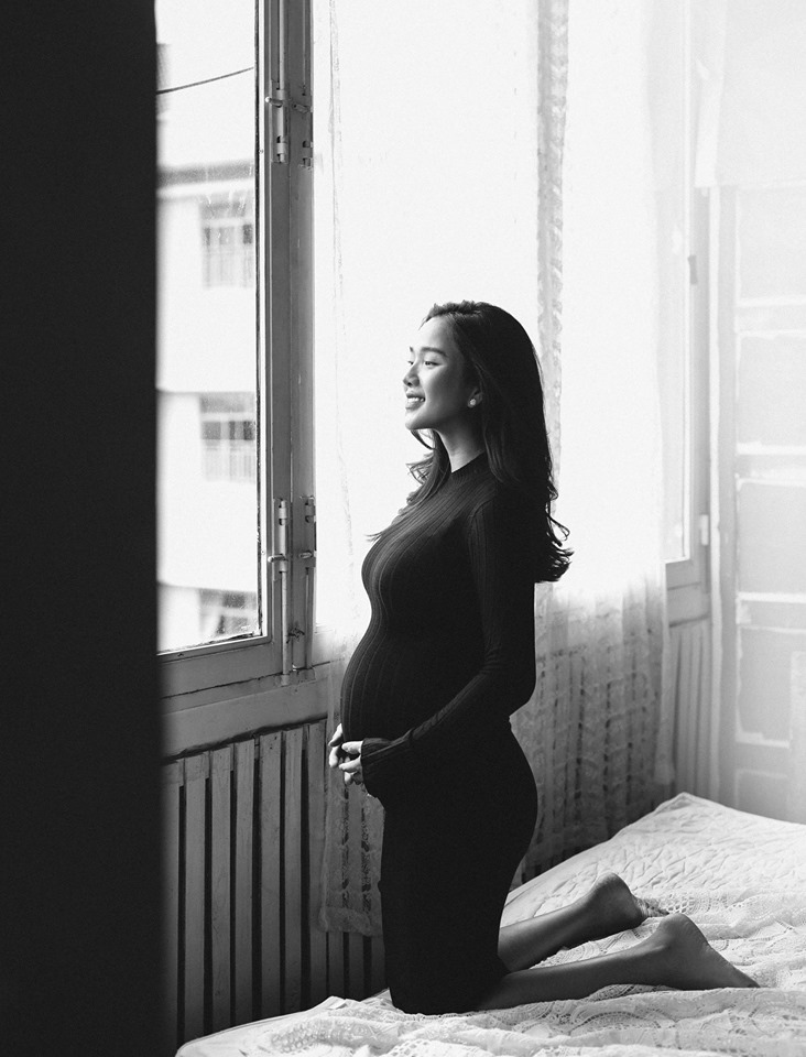 Vợ siêu mẫu của Ưng Hoàng Phúc diện áo tắm khoe bụng bầu ở tháng cuối thai kì - Tin sao Viet - Tin tuc sao Viet - Scandal sao Viet - Tin tuc cua Sao - Tin cua Sao