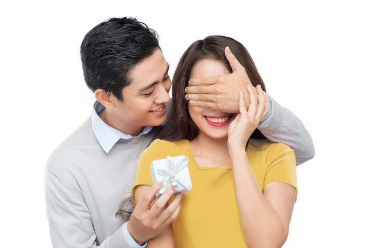 8 cử chỉ lãng mạn giúp mối quan hệ của bạn bền chặt hơn