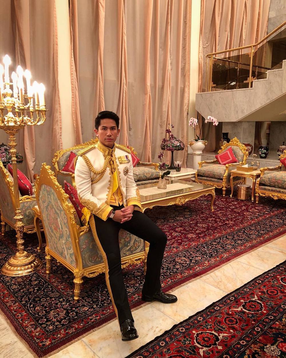  
Hoàng tử 9x khiến nhiều người ngưỡng mộ bởi cuộc sống vô cùng giàu có của mình. (Ảnh: Instagram NV).