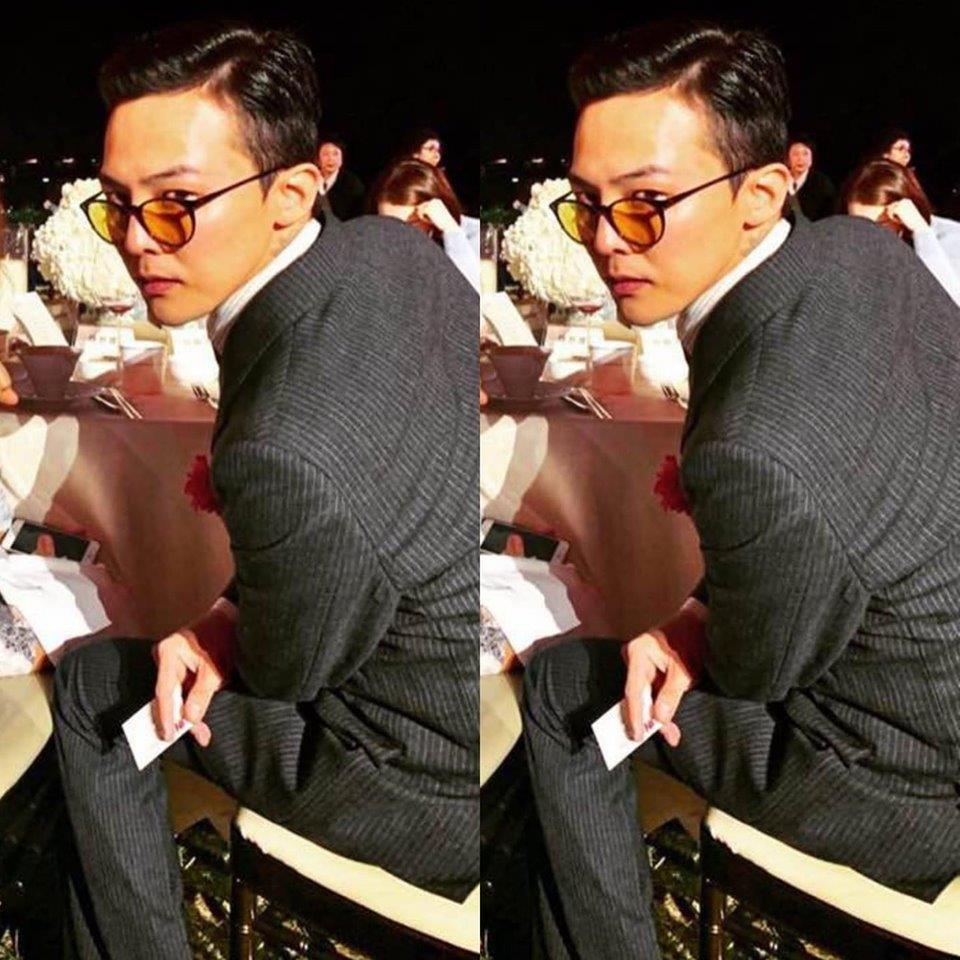  
G-Dragon khoác trên mình bộ suit kiểu Anh lịch lãm kết hợp kích mắt ấn tượng. Ảnh: Bigbang family