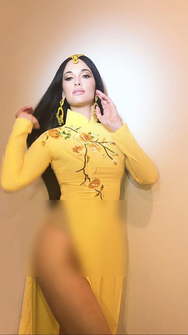  
Hình ảnh Kacey Musgraves diện áo dài Việt bị CĐM chỉ trích nặng nề (Ảnh: IG) - Tin sao Viet - Tin tuc sao Viet - Scandal sao Viet - Tin tuc cua Sao - Tin cua Sao