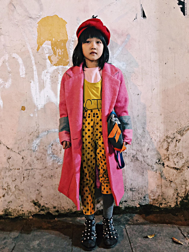  
Hình ảnh gây chú ý vài tháng trước của cô bé 6 tuổi tên Hoàng Anh tại Hà Nội.