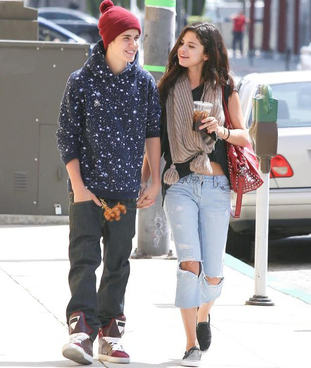  
Justin Bieber và Selena Gomez thời còn mặn nồng.