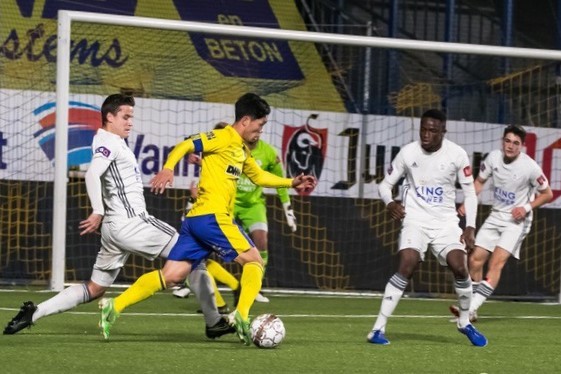  
Công Phượng được ra sân ngay từ đầu trong trận đấu của U21 Sint-Truidense.