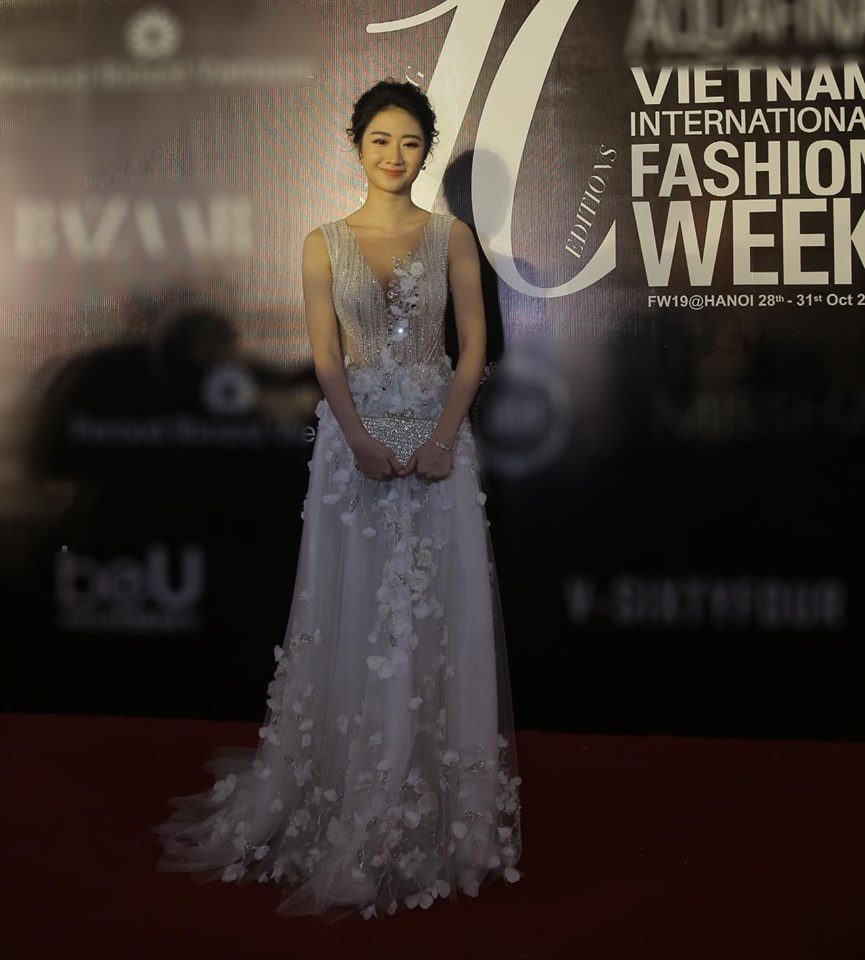 Dàn mỹ nhân Việt đua sắc trong ngày mở màn VIFW 2019 Thu Đông - Tin sao Viet - Tin tuc sao Viet - Scandal sao Viet - Tin tuc cua Sao - Tin cua Sao
