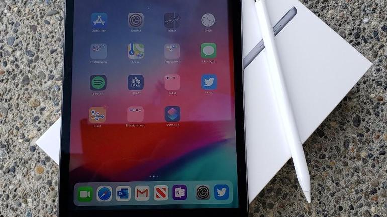  
iPad cũ từ đời iPad 4 trở về trước buộc cập nhật iOS 13 càng sớm càng tốt.