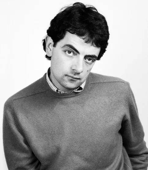  
Rowan Atkinson có kí ức tuổi thơ không được đẹp cho lắm khi thường xuyên bị bạn bè bắt nạt (ảnh: Daily Mail)