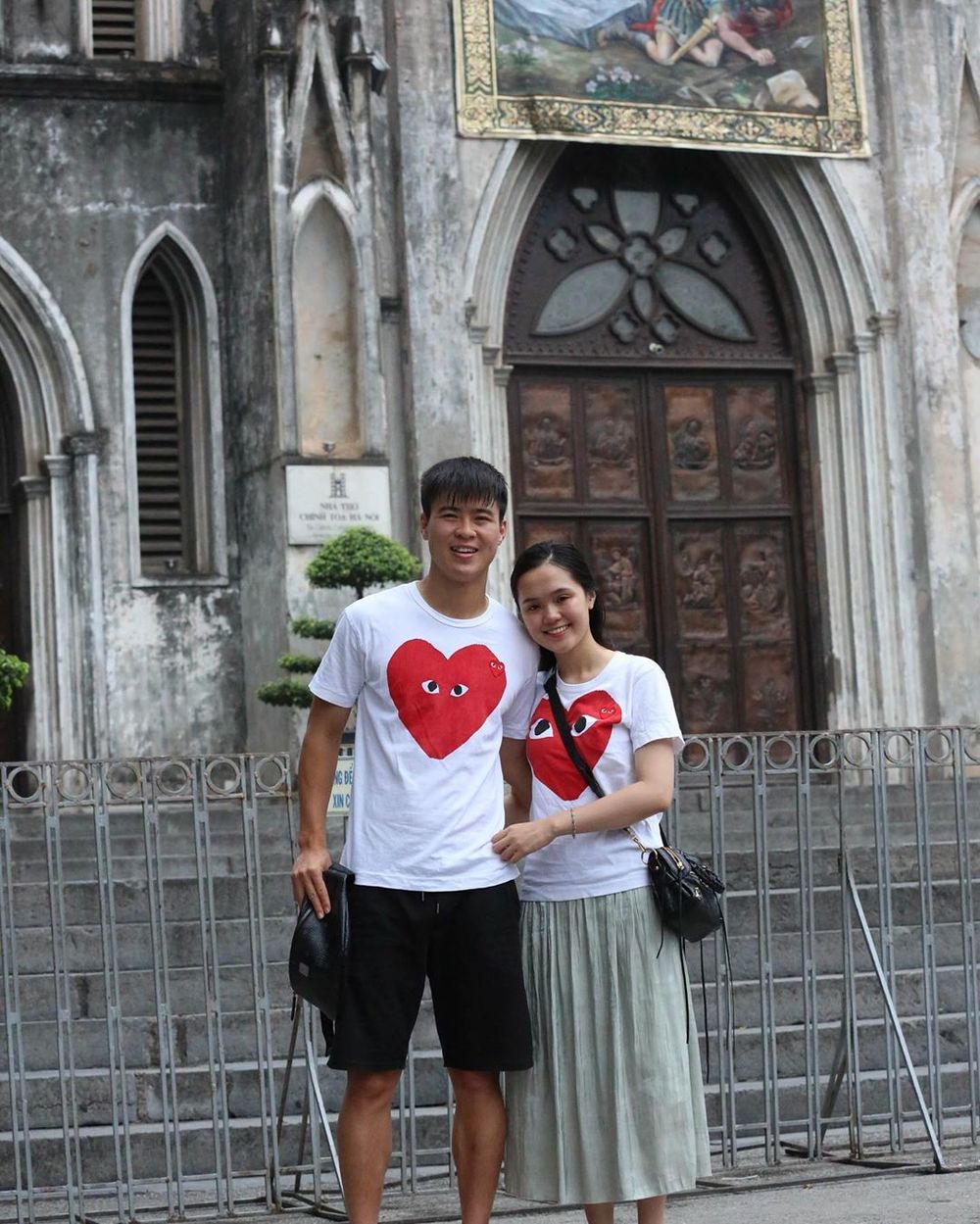  
Đỗ Duy Mạnh và bạn gái Quỳnh Anh chính là cặp đôi cầu thủ - WAGs được nhiều người ngưỡng mộ. (Ảnh: Instagram NV).