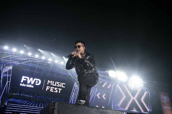 Fan đổ rạp trước những bản hit mà Sơn Tùng M-TP, Đen Vâu và Tóc Tiên mang đến FWD Music Fest