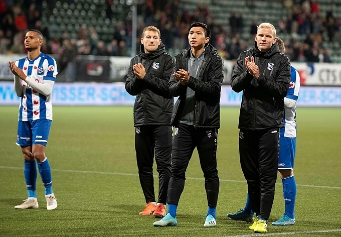  
Từ khi sang Hà Lan, Văn Hậu mới được chơi cho đội trẻ chứ chưa được góp mặt trong các trận đấu chính thức của đội một Heerenveen (Ảnh: Zing)