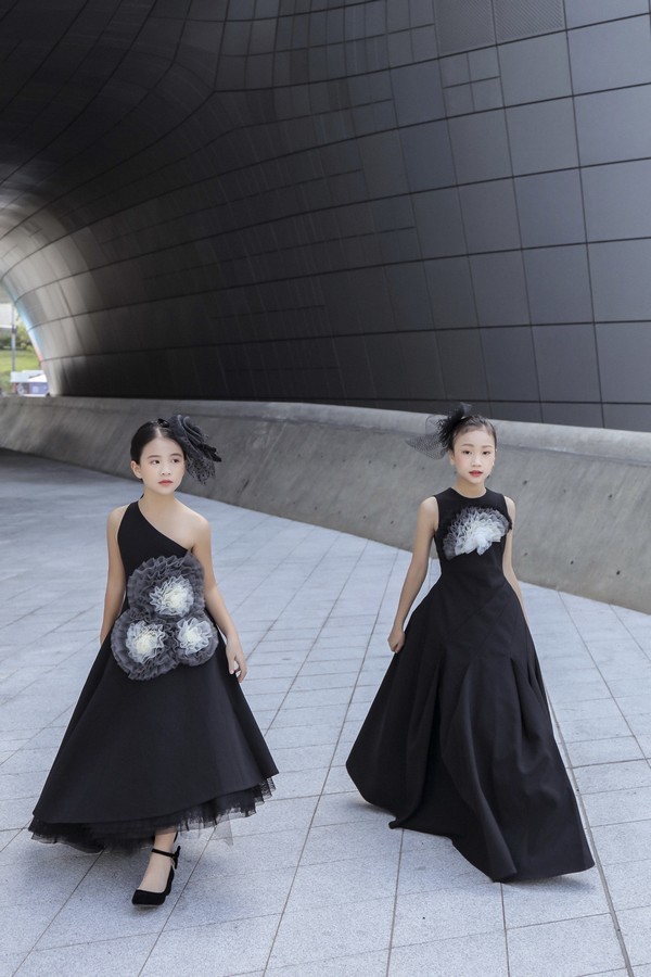 Hải Triều giả gái, sánh đôi Huy Quang dự Seoul Fashion Week 2019