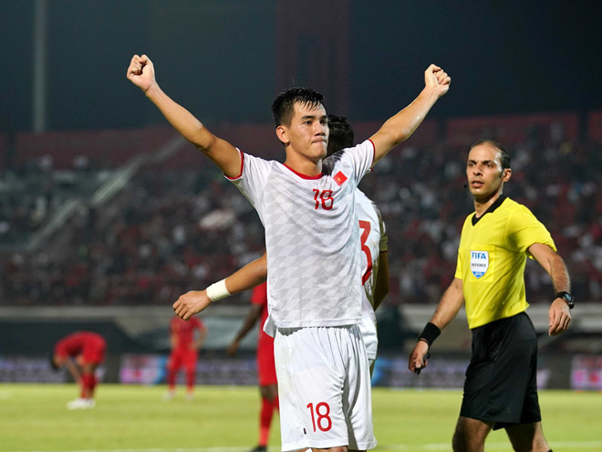 HLV Park công bố danh sách tuyển Việt Nam chuẩn bị đấu UAE, Thái Lan