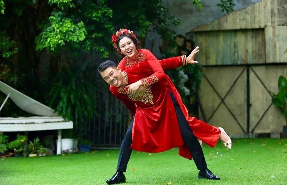 Cuộc sống hôn nhân viên mãn của Vân Quang Long cùng vợ kém 10 tuổi