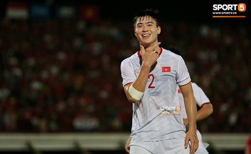  
Bàn thắng mở tỉ số ở phút thứ 25 của Duy Mạnh khiến đội tuyển Việt Nam càng chơi càng hưng phấn hơn. Ảnh: Sport5