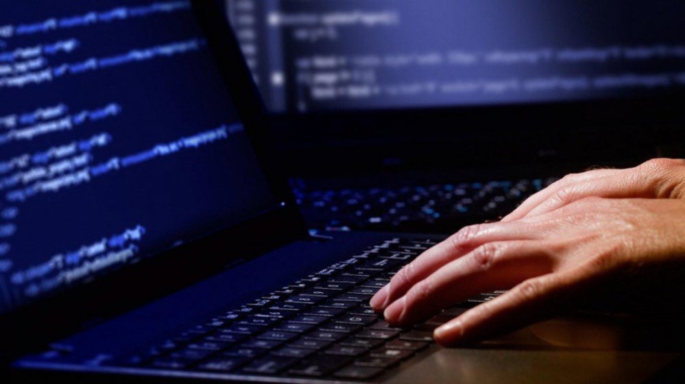  
Việc bị hacker tấn công là nỗi lo của rất nhiều người dùng làm việc trên máy tính. (Ảnh: Business Insider).