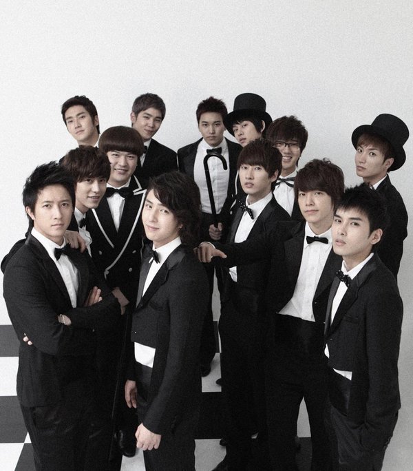 
Super Junior ở thời còn đủ 13 thành viên. (Ảnh: Pinterest)