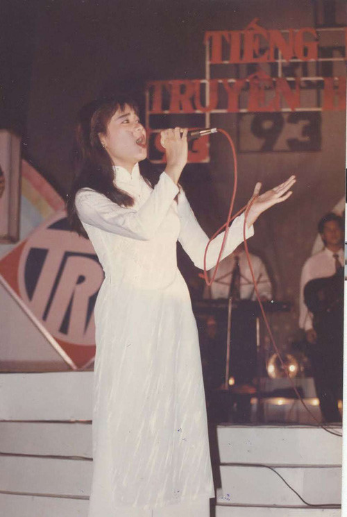  
Thu Minh tham dự cuộc thi Tiếng hát Truyền hình năm 1993. - Tin sao Viet - Tin tuc sao Viet - Scandal sao Viet - Tin tuc cua Sao - Tin cua Sao