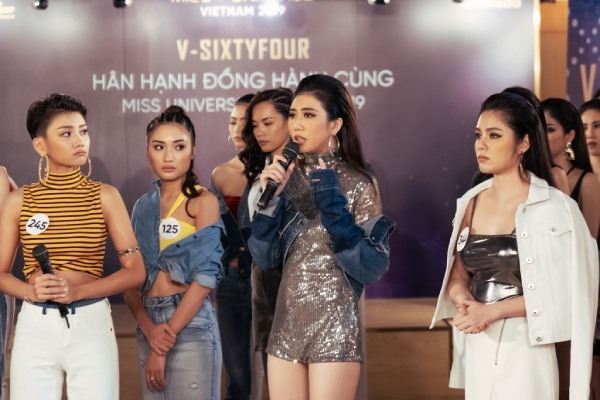  
Đội Sporty xảy ra tranh cãi khi thí sinh Trương Quỳnh Ngọc (SBD 207) cho rằng thí sinh Đỗ Thị Thu Huyền (SBD 125) to tiếng và cắt ngang lời mình nói.