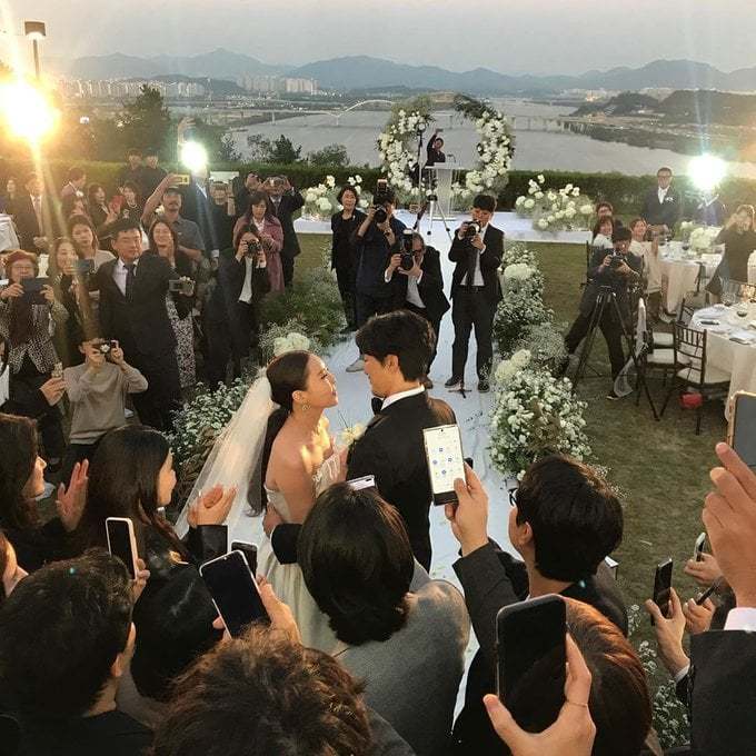 Hé lộ thực đơn sang chảnh tại tiệc cưới chị gái G-Dragon (BIGBANG)