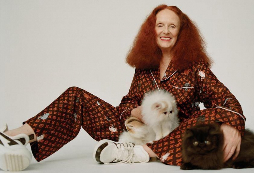  
Giám đốc sáng tạo của tạp chí Vogue Mỹ - Grace Coddington cũng yêu thíc bộ pijama "cộp mác" LV. 
