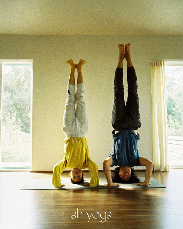  
Tập yoga là thói quen hàng ngày của Hyori và chồng.