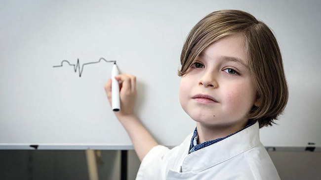  
Cậu bé 9 tuổi mong muốn tự mình tạo ra trái tim nhân tạo để cứu giúp những người khổ cực vì bệnh tim.