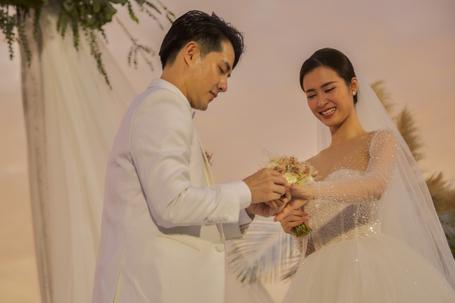Đông Nhi chia sẻ sau hôn lễ: 