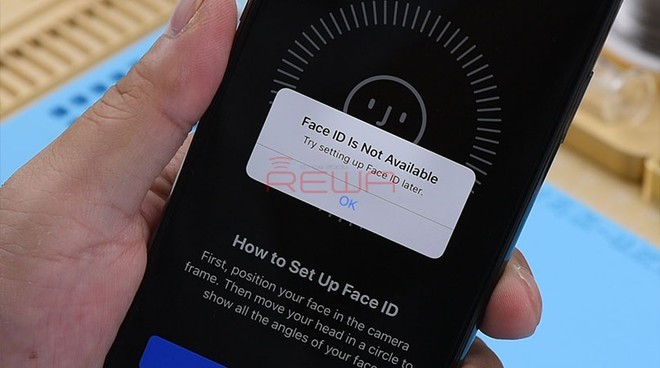  
Theo một số người kinh doanh điện thoại thì điện thoại hỏng Face ID sẽ mất đi 30 - 40% giá trị của máy (Ảnh: rewa)