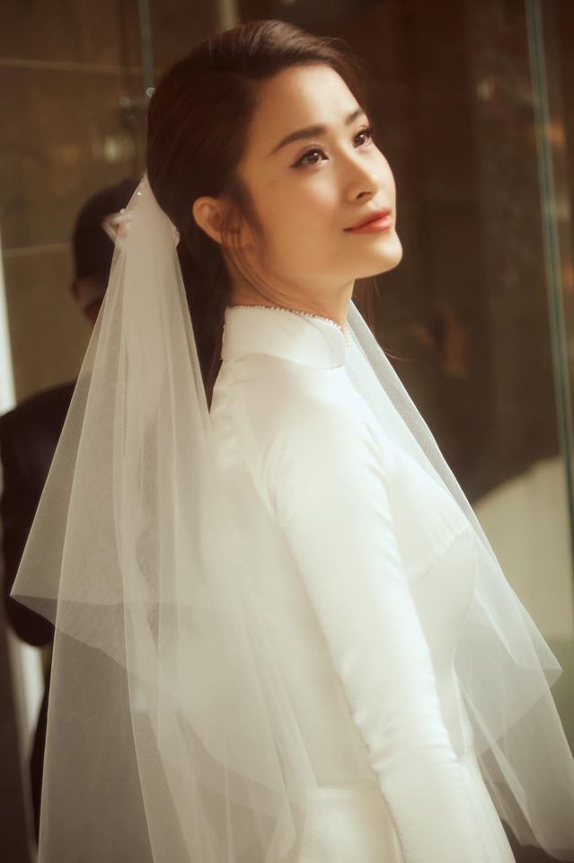 Hai bộ váy cưới mà Đông Nhi sẽ diện trong lễ cưới với Ông Cao Thắng