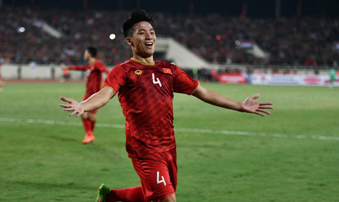  
Cầu thủ tuyển Việt Nam ăn mừng hụt.